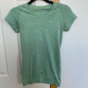 Lululemon swiftly tech short sleeve